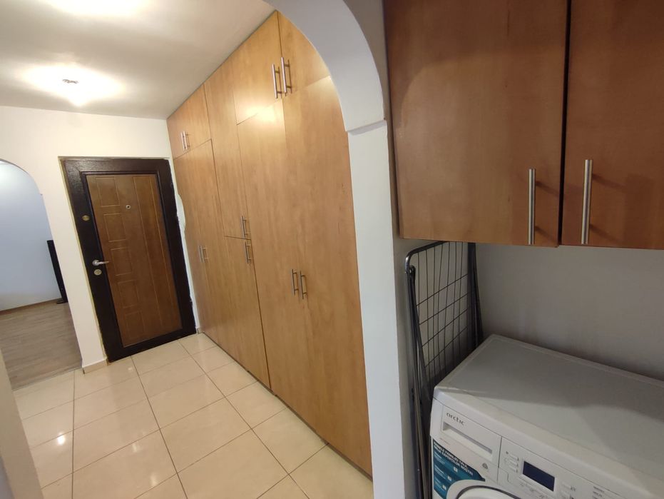 Dau in chirie apartament cu doua camere central