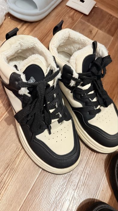 Отдам даром сапоги ,ботинк. зимние