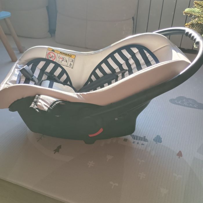 Бебешко кошче за кола