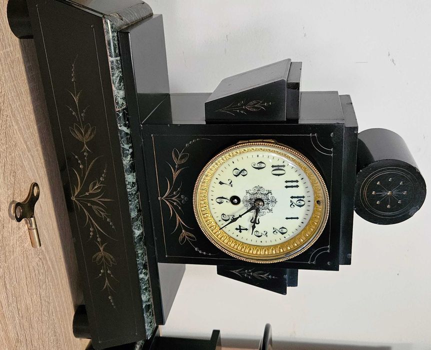 Ceas de semineu cu pendul, 3 piese, anii 1900