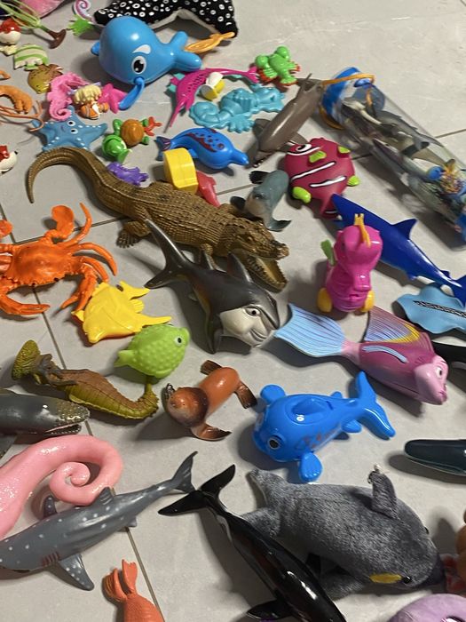 Figurine acvatice, plusuri, robo fish