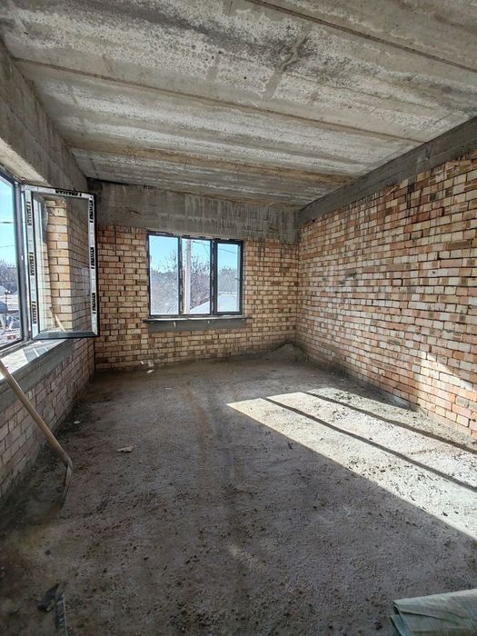 Продаю ТАНХАУС на Новомосковской