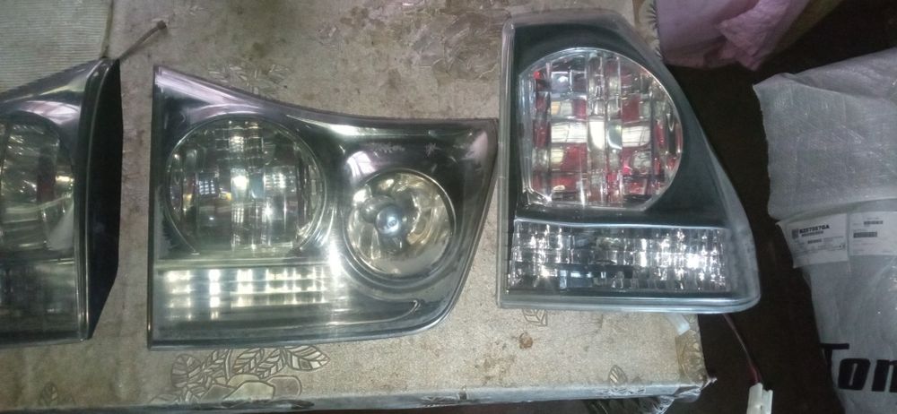 Продам задние фонари