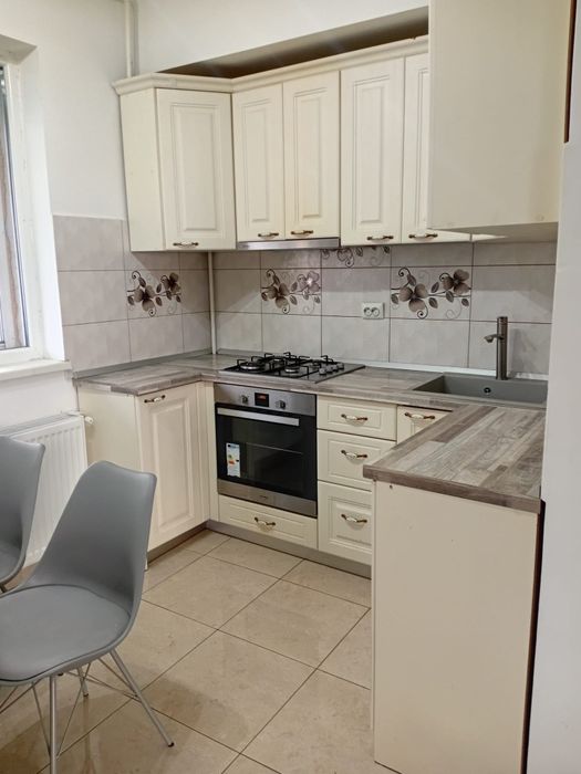 Închiriez Apartament 2 camere cu 2 intrari