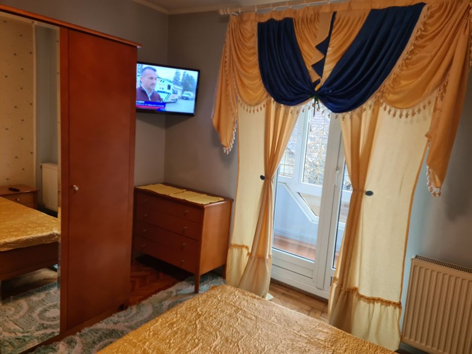 Apartament 3 camere + garaj și boxă-Brad HD.
