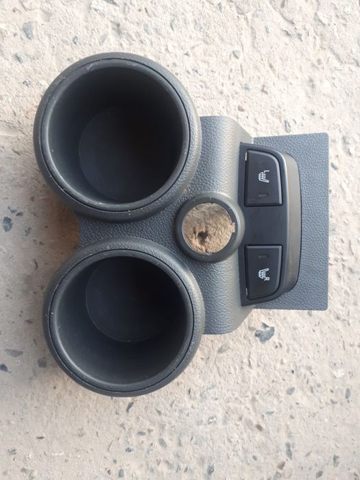 Продам кнопку обогрева сидении от шевроле спарк.состояние отличное.при