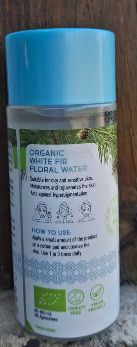 Вода за лице на INA essentials