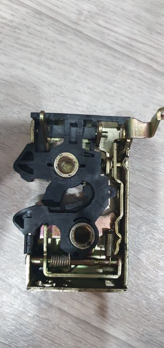 Запчасти на ауди 80 Б4