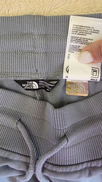 Къси панталони The North Face XL. 14-16г