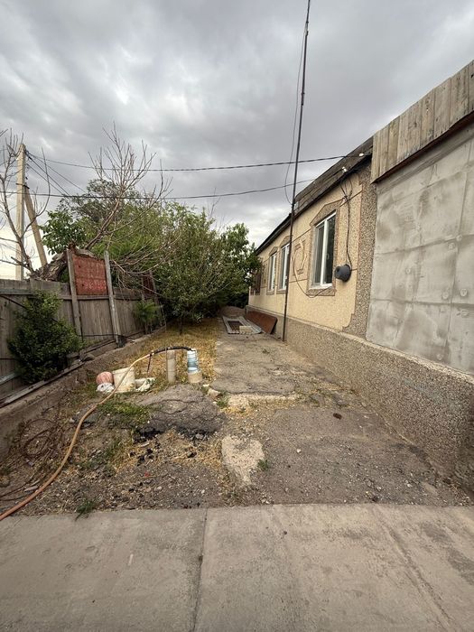 Продаётся дом в кирпичной районе