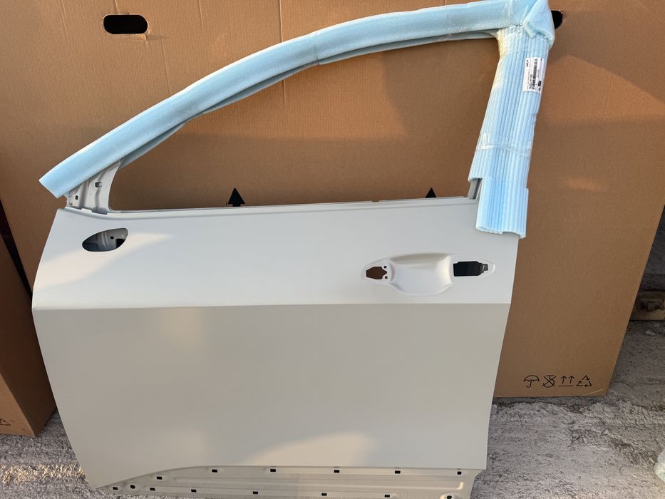 KIA Sorento Дверь Передняя