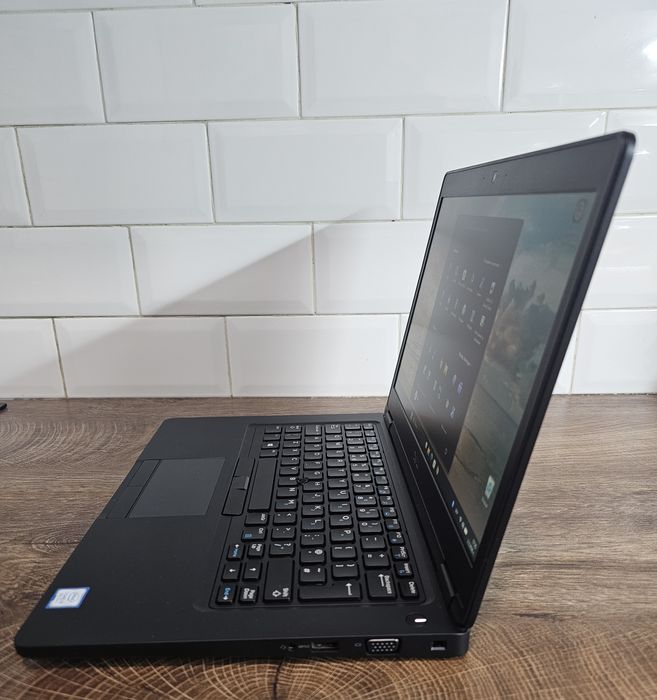 Лаптоп Dell Latitude 5490