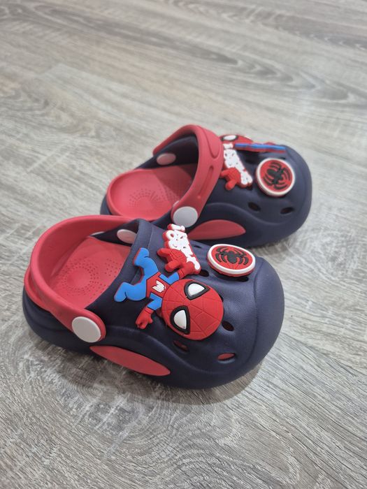 Продам кроксы на мальчика