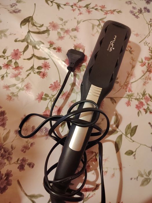 Vând placă de creponat Myria Beauty doar în Baia Mare