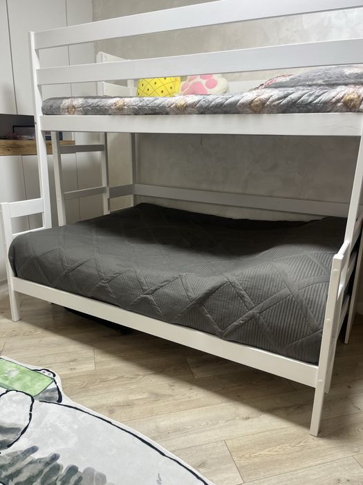 Двухярусная кровать