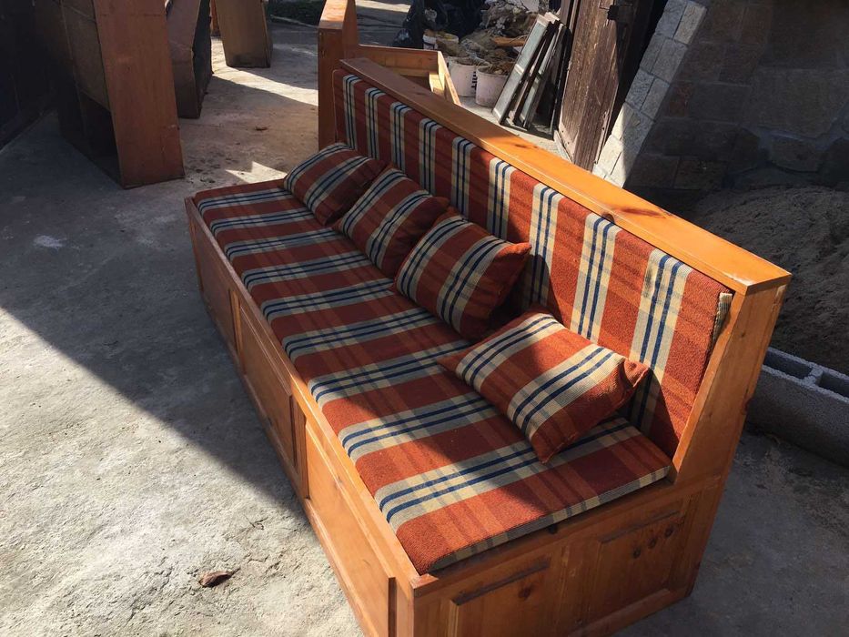 Продавам 3бр. нарове и два скрина