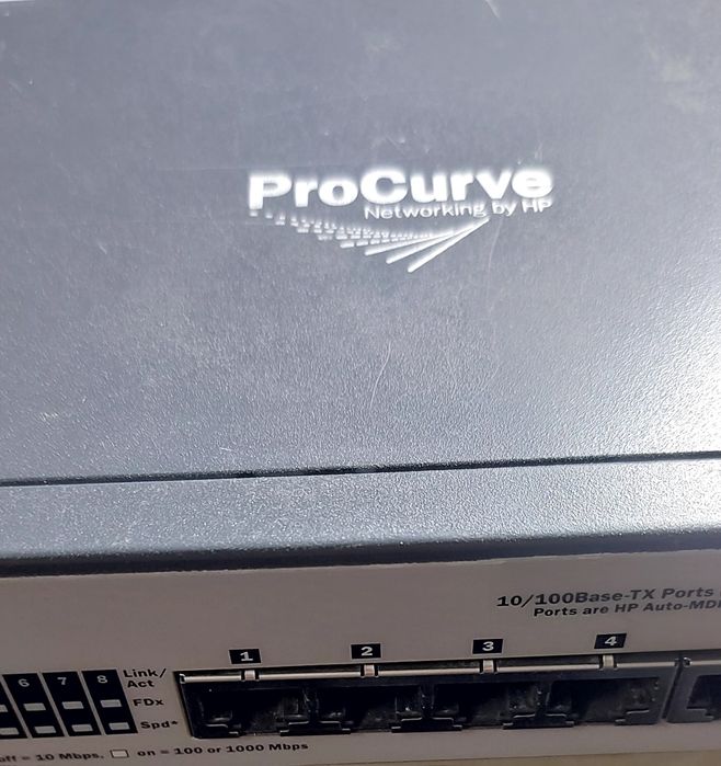 Коммутатор HP-1700-8.