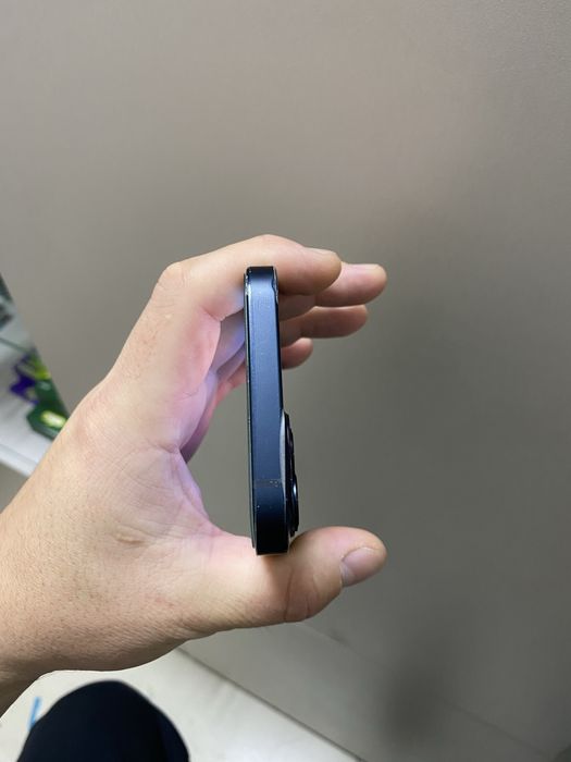 Продам айфон 13 память 128гб