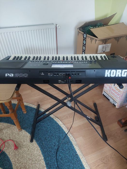 Korg PA 600 folosit în casă