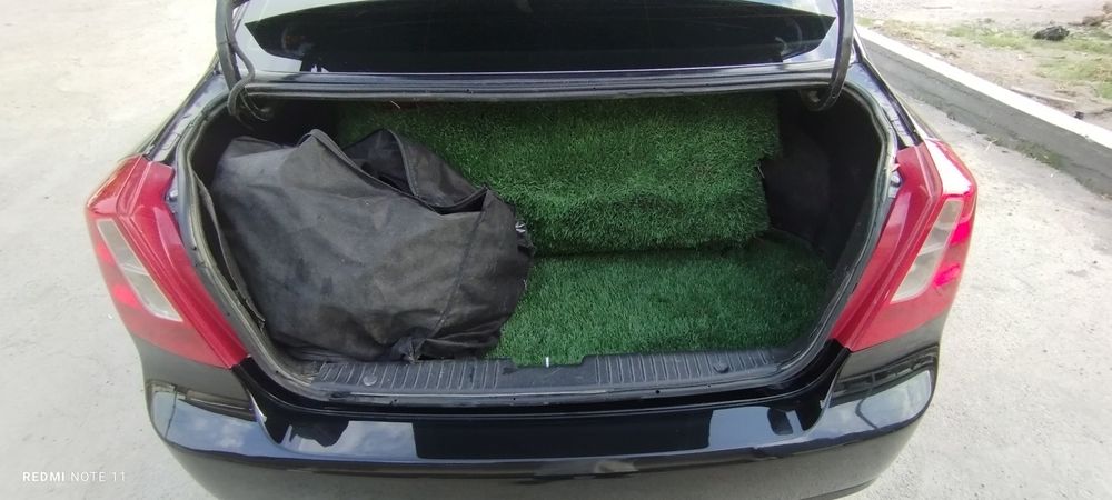 Lasetti 1.8 srochna sotiladi