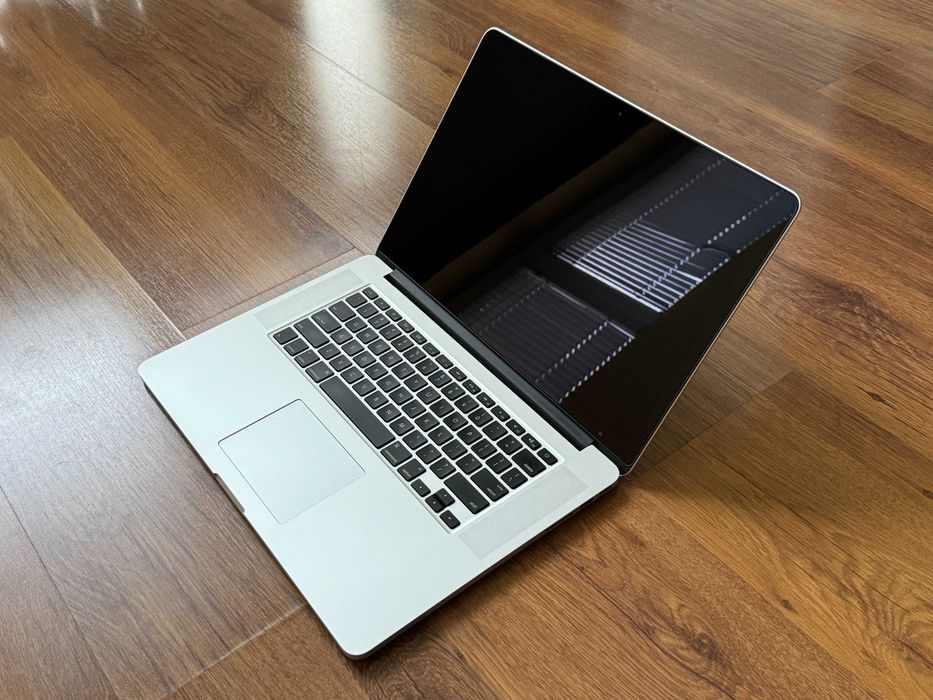 15.4' Retina Core i7 Apple MacBook Pro Mid 2015 16GB RAM/512GB SSD/Iris Pro/Бат. 6ч.