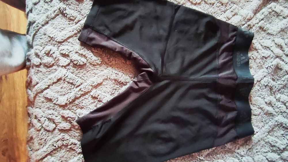 Термодолище adidas носено от Сергей Георгиев