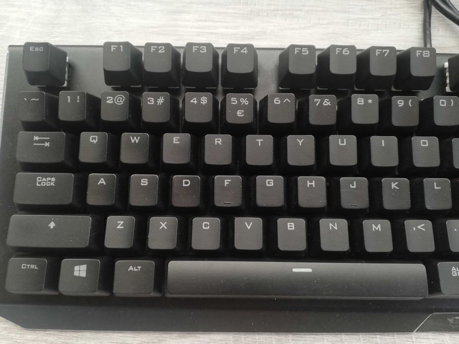 TRUST GXT 890 Cada  механична клавиатура с RGB подсветка