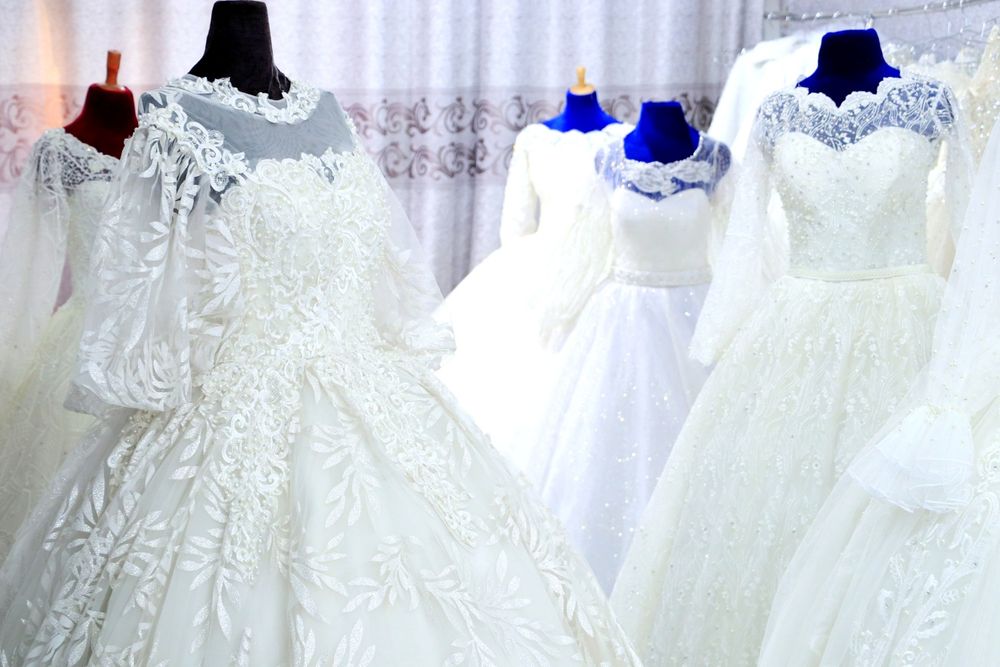 30 Dan ortiq liboslar va jihozlar