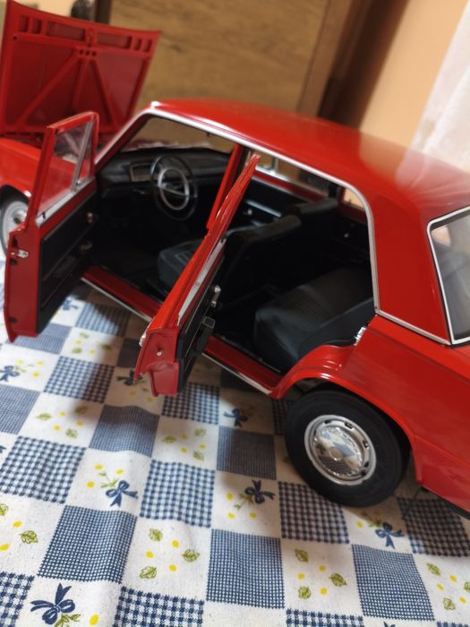 Продавам Жигули мащаб 1:8