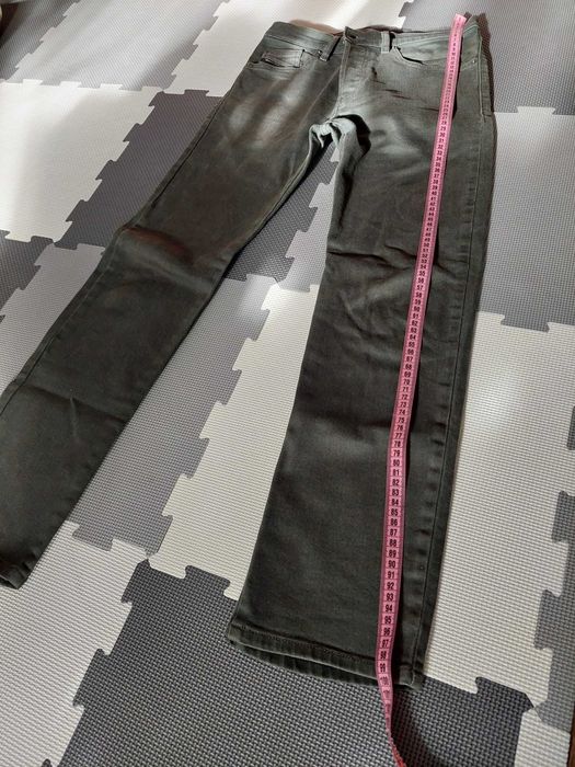 Jeans Diesel green army W26-L30 (38 x 2 CM) straight.