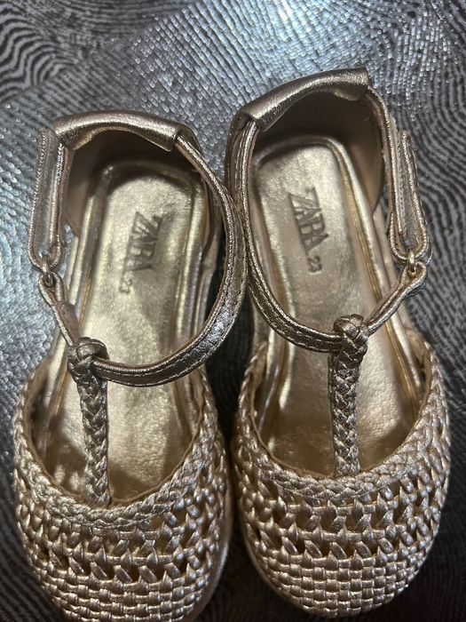 Детски сандали Zara