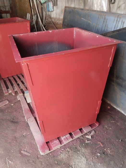 Мусорный контейнер