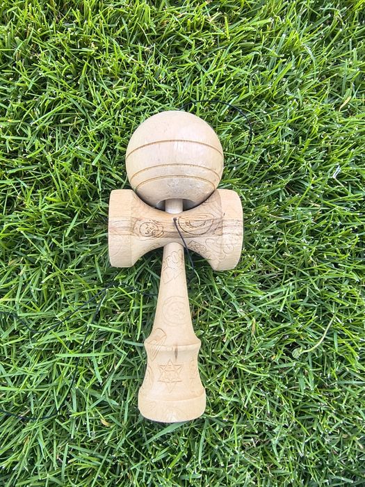 Kendama . Foarte buna