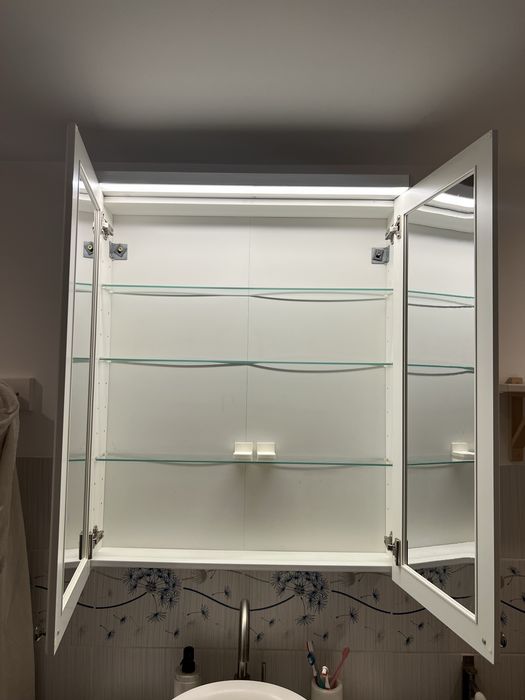 Mobilier baie IKEA set complet cu lavoar, baterie, iluminare
