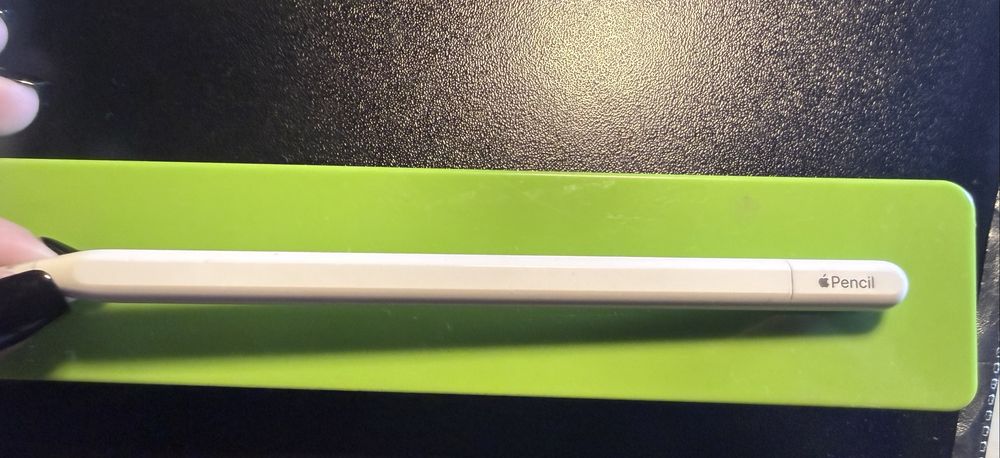 Vând Apple Pencil