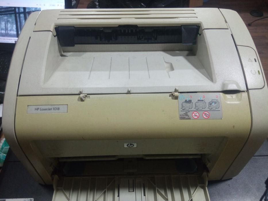 Надежный принтер HP LaserJet 1018 — Обслужен, с родным картриджем