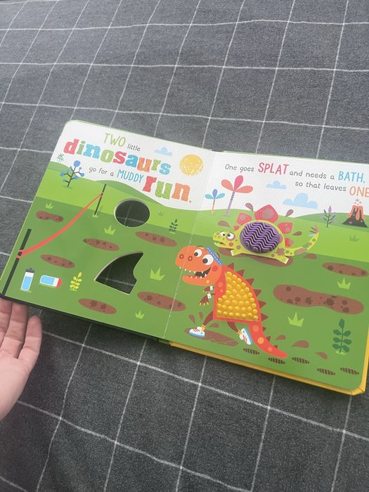 Never Touch the Dinosaurs, Eric Carle, детски книги на английски