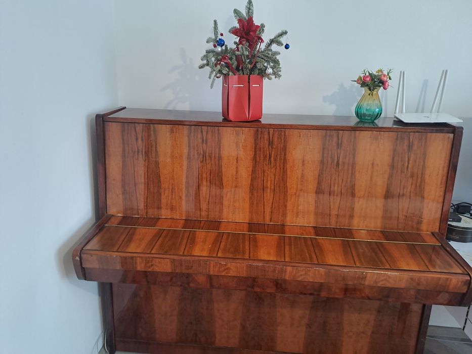 Продаётся фортепьяно б/у