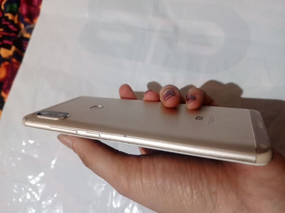 Redmi telefon sotiladi