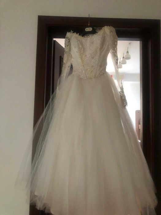 Rochie de mireasa crem  Agnes Toma ,  38