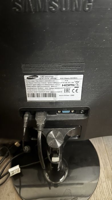 Монитор Samsung S24C390HL