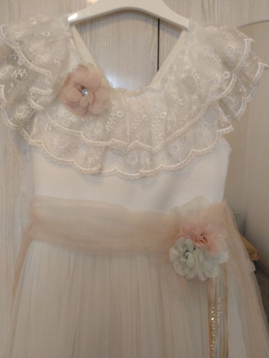 Продам бальное платье на девочку