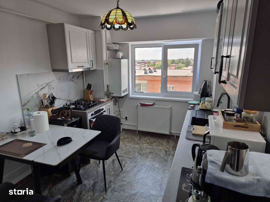 Proprietar vând apartament 2 camere central.