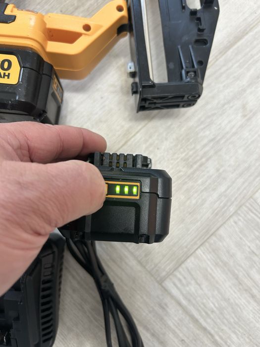 Bostitch BTCN 120 pistol de cuie finisaj