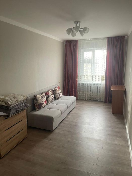 срочно диван, в отличном состоянии