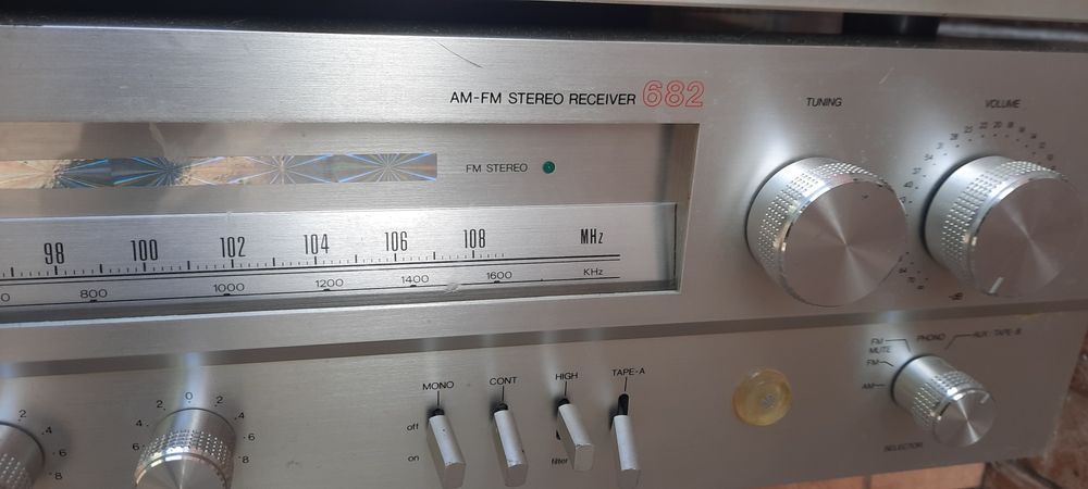 Усилвател Marantz SR8010 и Philips 682