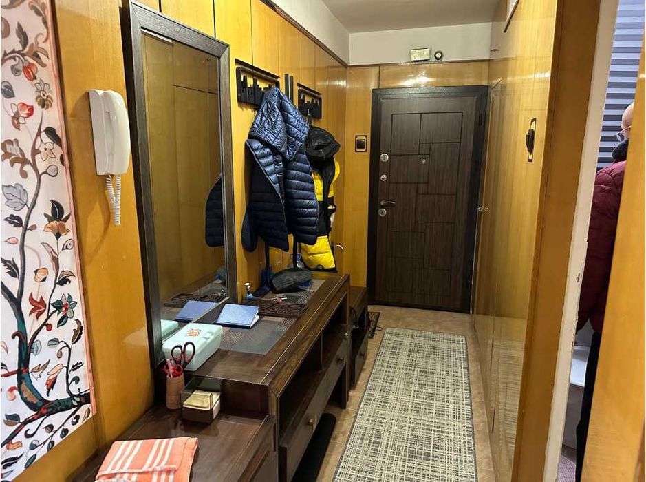 Дава се под наем Четиристаен апартамент в Варна, Център - 80 кв.м за 538.56 € - Снимка #11