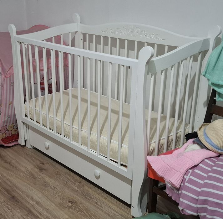 Детская кроватка