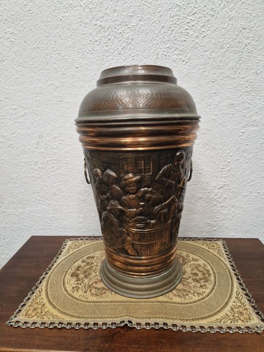 Меден кош ваза за сухи цветя