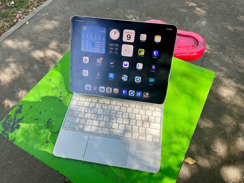 iPad Pro 13 m4 + Magic Keyboard
